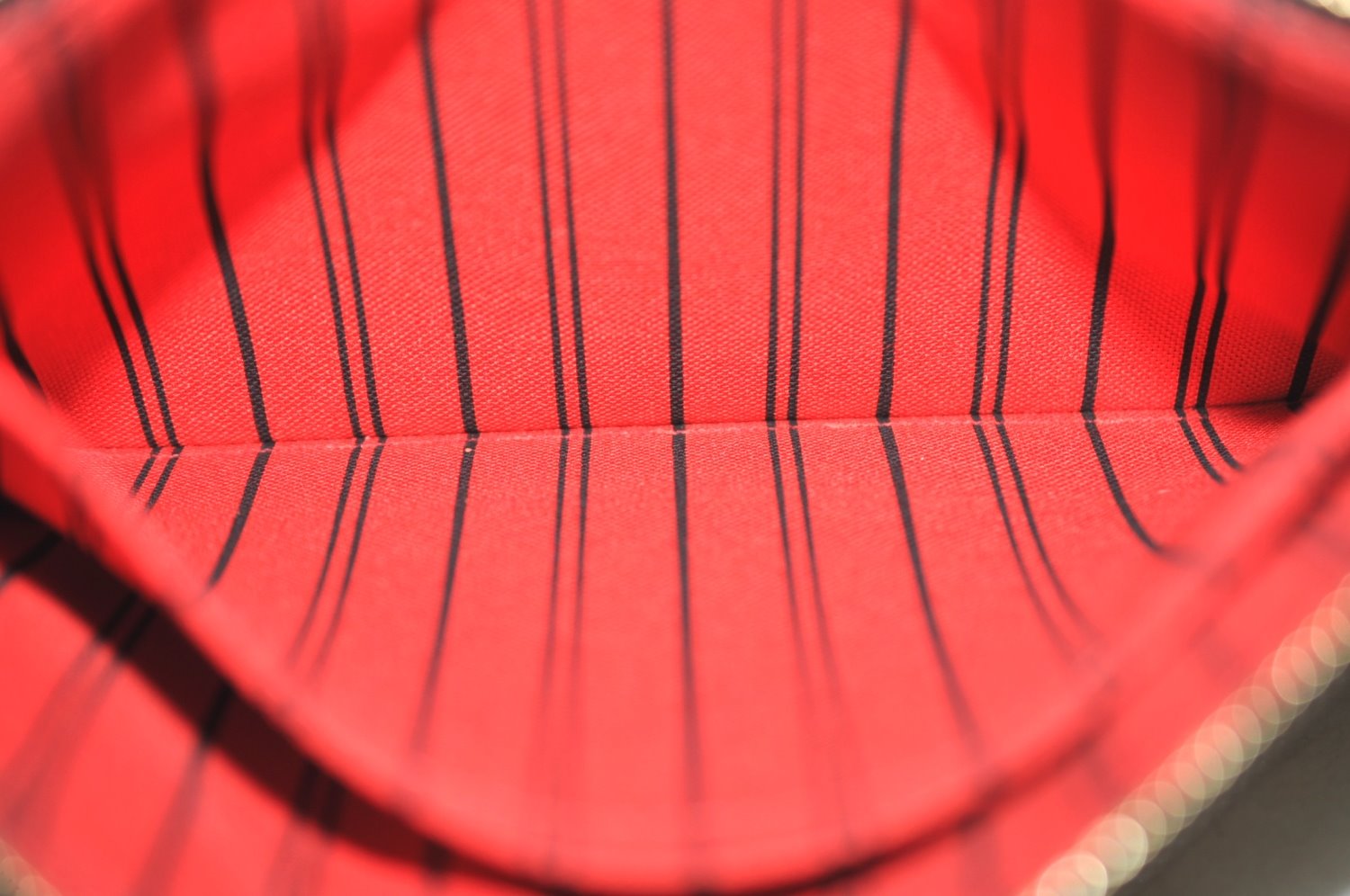 Authentic Louis Vuitton Damier Neverfull Pouch Purse Clutch Bag LV 1598I