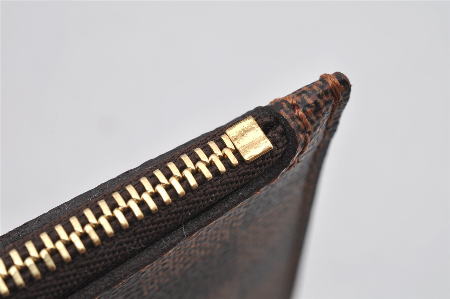 Authentic Louis Vuitton Damier Neverfull Pouch Purse Clutch Bag LV 2245J