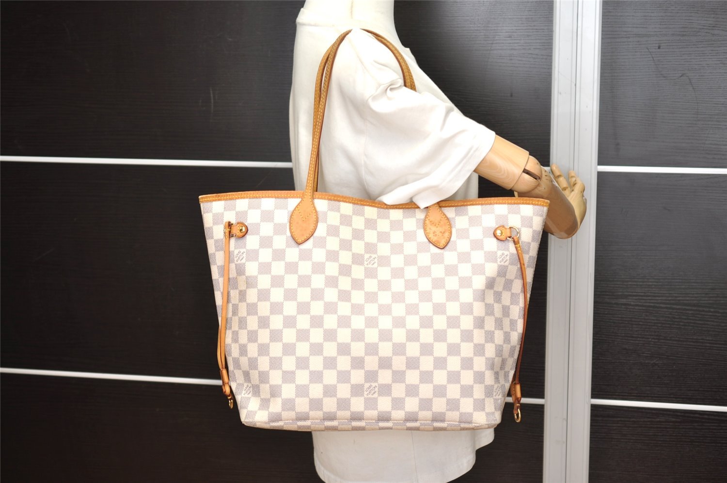 Authentic Louis Vuitton Damier Azur Neverfull MM Tote Bag N51107 LV 2665I