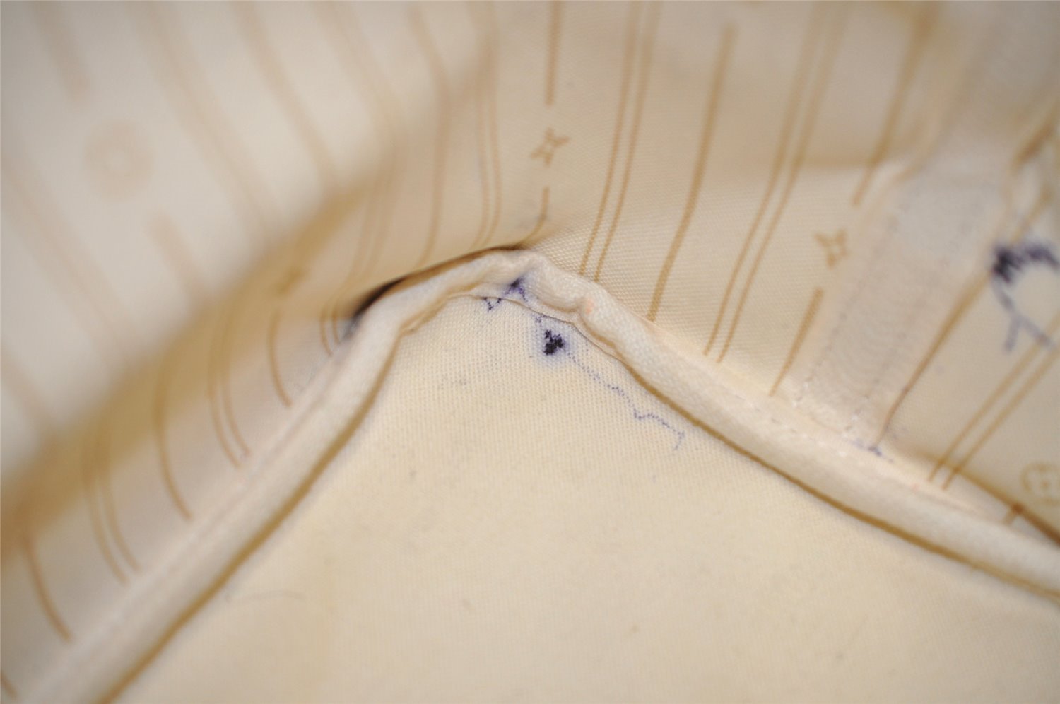 Authentic Louis Vuitton Damier Azur Neverfull MM Tote Bag N51107 LV 2682I