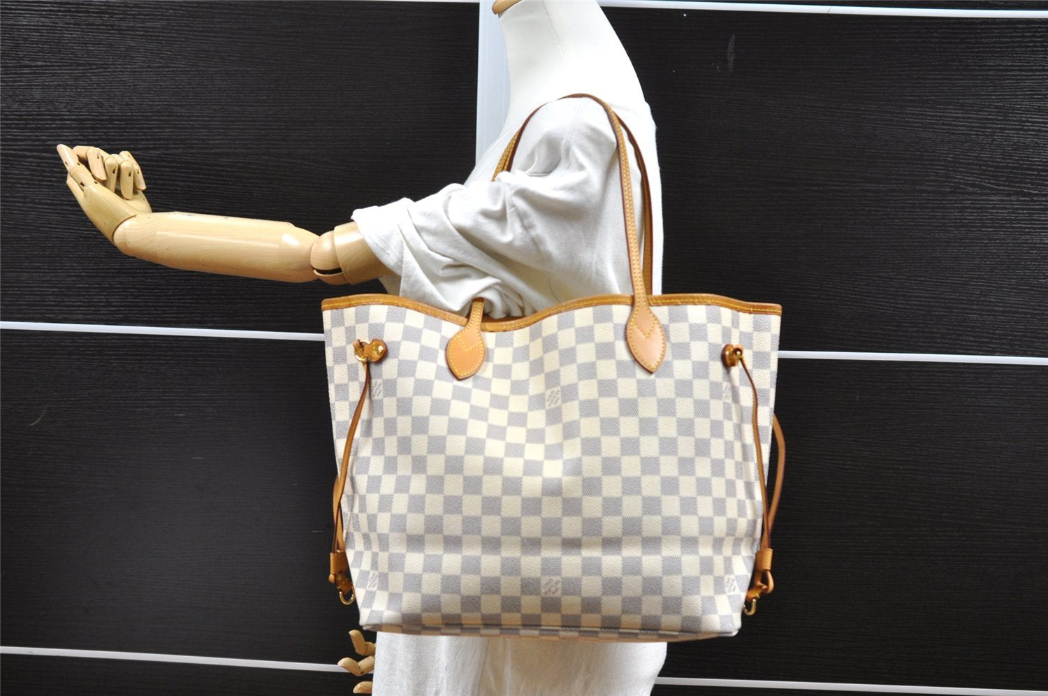 Authentic Louis Vuitton Damier Azur Neverfull MM Tote Bag N51107 LV 2682I