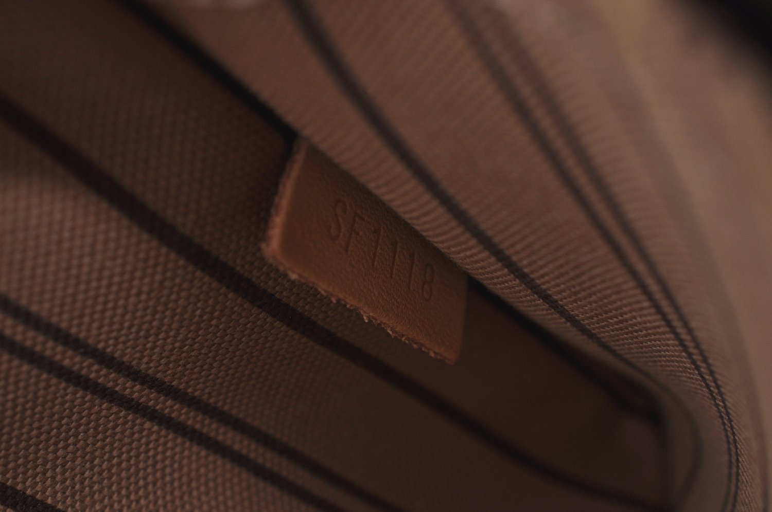 Authentic Louis Vuitton Monogram Neverfull Pouch Purse Clutch Bag LV K4429