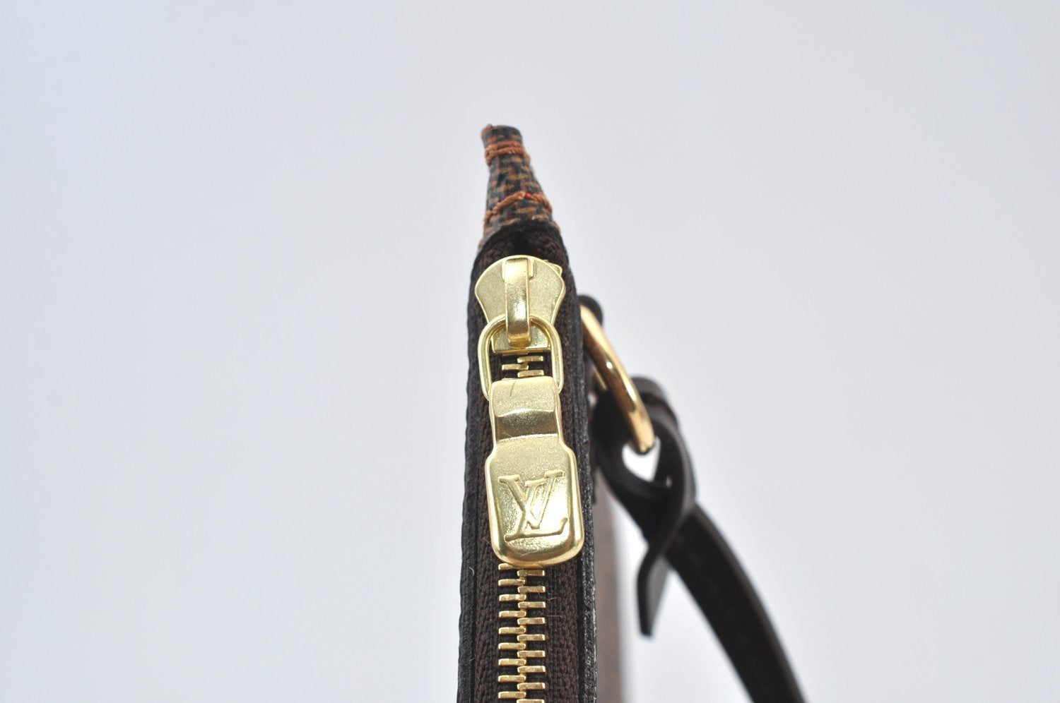 Authentic Louis Vuitton Damier Neverfull Pouch Purse Clutch Bag LV K8535