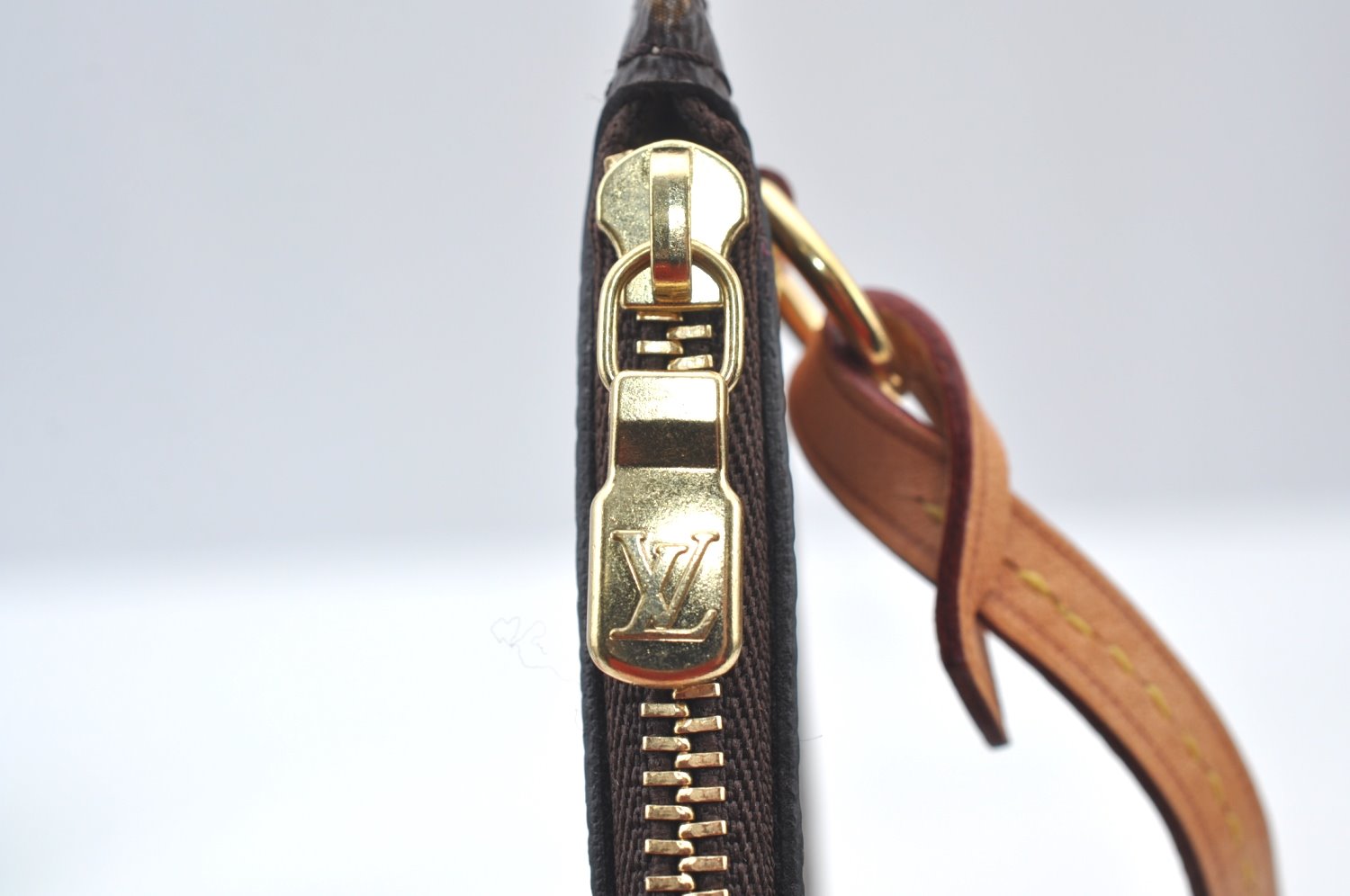 Authentic Louis Vuitton Monogram Neverfull Pouch Purse Clutch Bag LV K8551