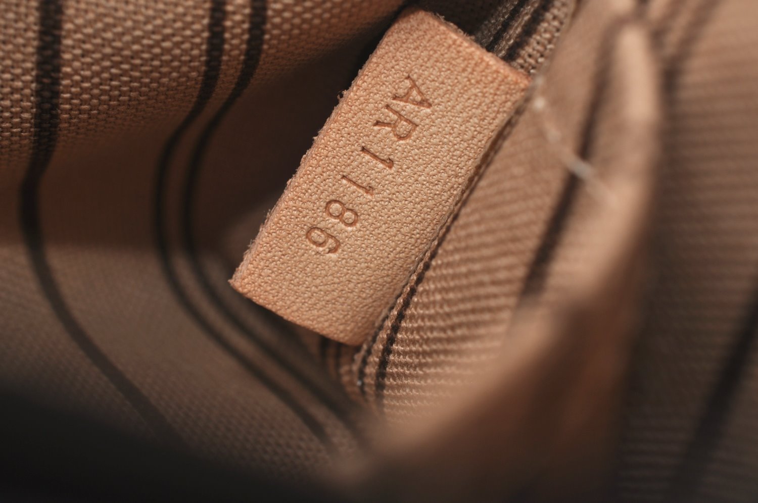 Authentic Louis Vuitton Monogram Neverfull Pouch Purse Clutch Bag LV K8551