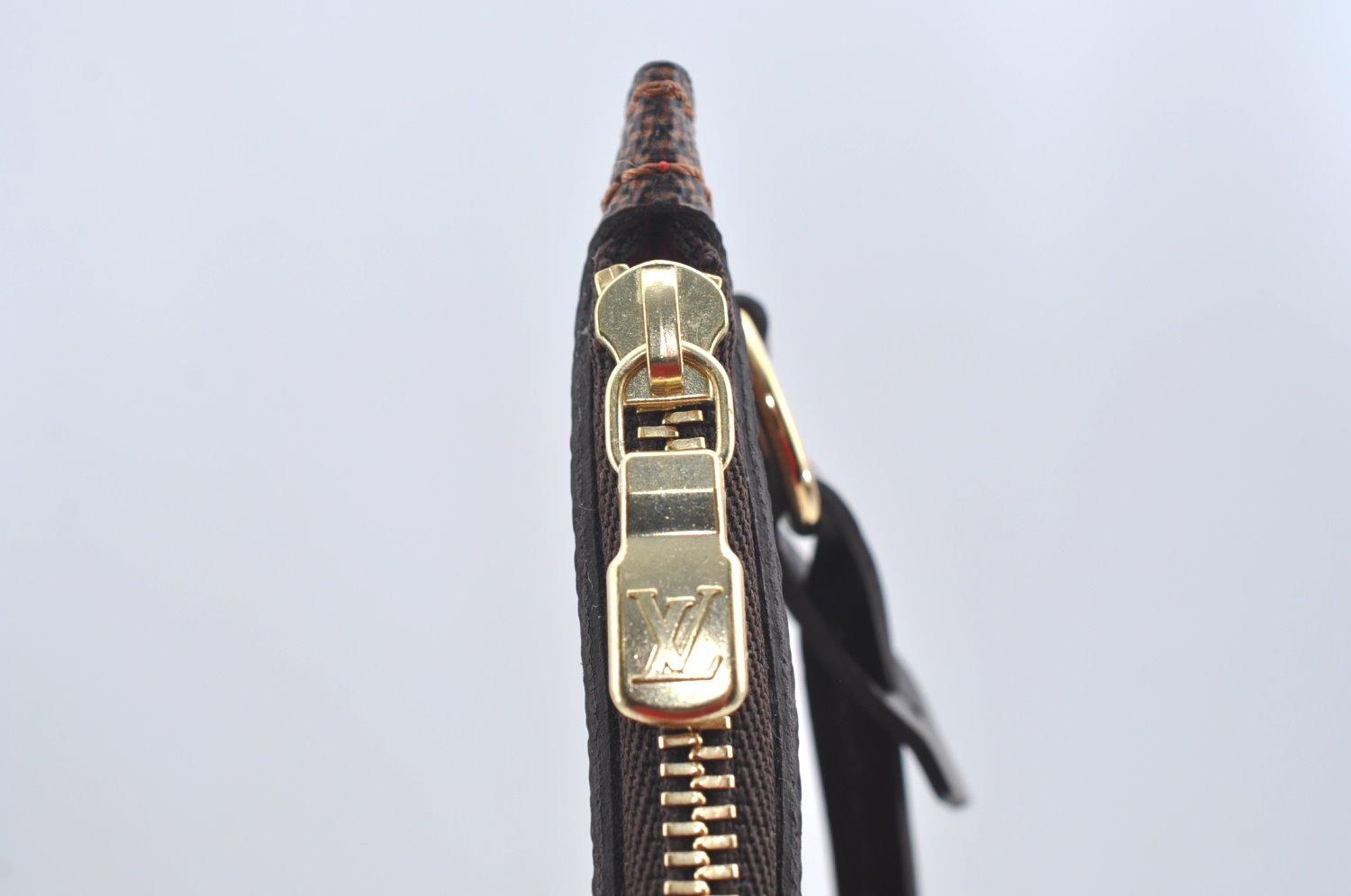 Authentic Louis Vuitton Damier Neverfull Pouch Purse Clutch Bag LV 1598I