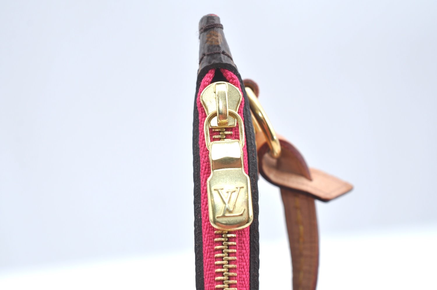 Authentic Louis Vuitton Monogram Neverfull Pouch Purse Clutch Bag Pink LV K4404