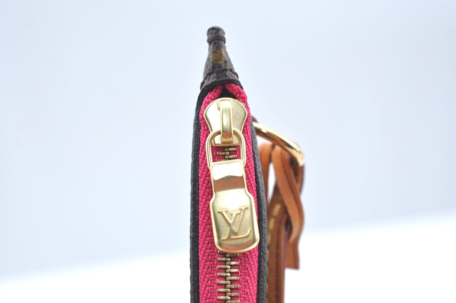 Authentic Louis Vuitton Monogram Neverfull Pouch Purse Clutch Bag Pink LV K4405