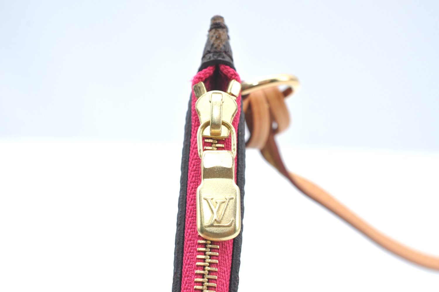 Authentic Louis Vuitton Monogram Neverfull Pouch Purse Clutch Bag Pink LV K4408