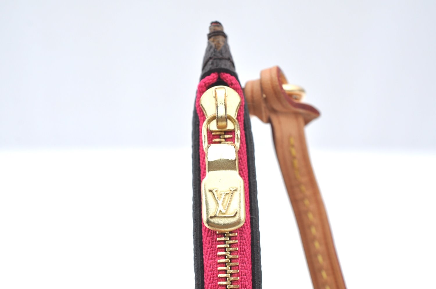 Authentic Louis Vuitton Monogram Neverfull Pouch Purse Clutch Bag Pink LV K4426