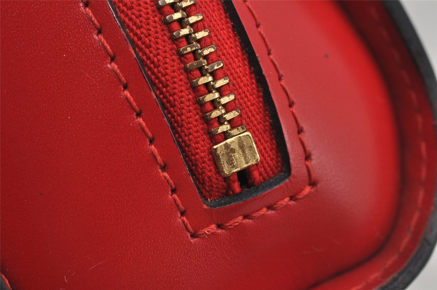 Authentic Louis Vuitton Epi Dauphine Cosmetic Pouch Red M48447 LV 0000J