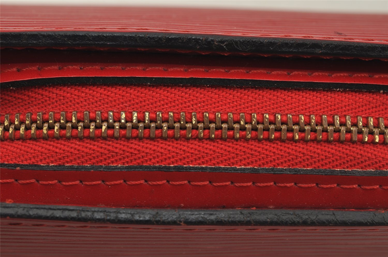 Authentic Louis Vuitton Epi Dauphine Cosmetic Pouch Red M48447 LV 0000J