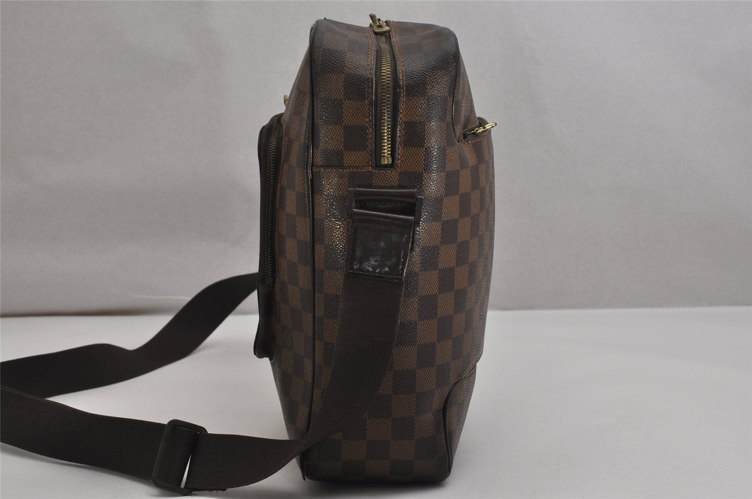 Authentic Louis Vuitton Damier Olav MM Shoulder Cross Body Bag N41441 LV 0008K