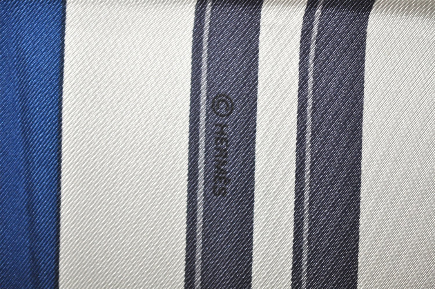 Authentic HERMES Carre 90 Scarf 