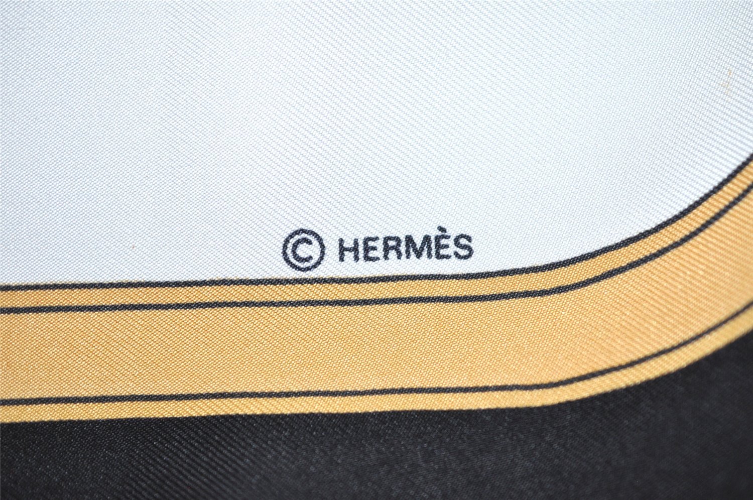 Authentic HERMES Carre 90 Scarf 