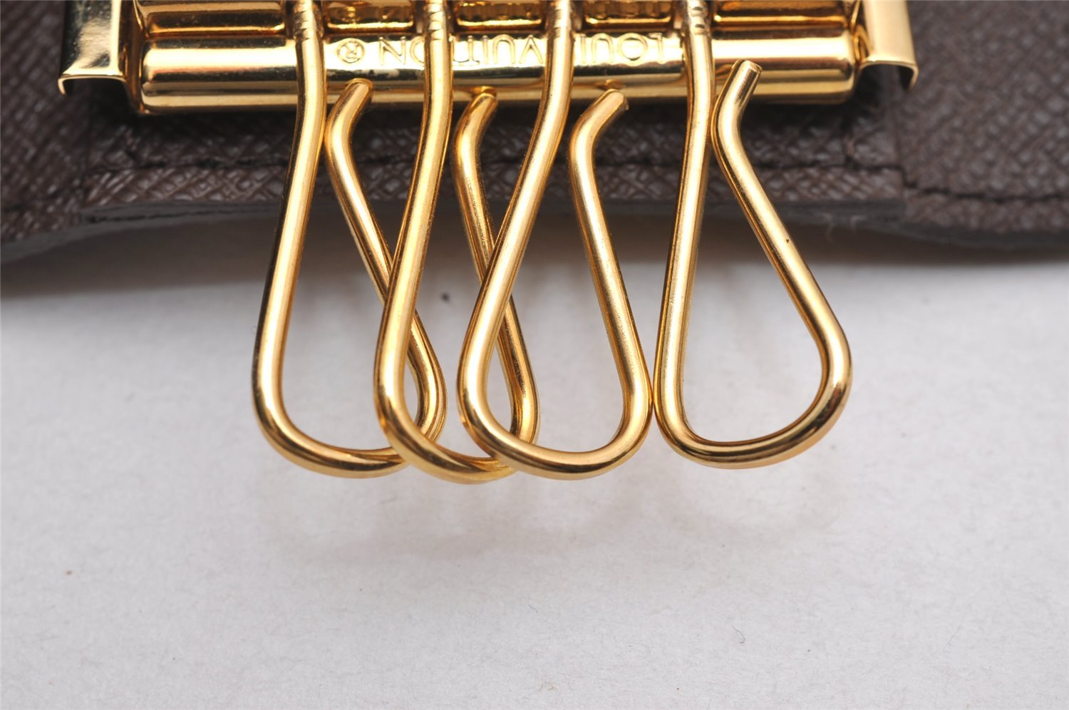 Authentic Louis Vuitton Damier Multicles 4 Key Case Holder N62631 LV Box 0035J