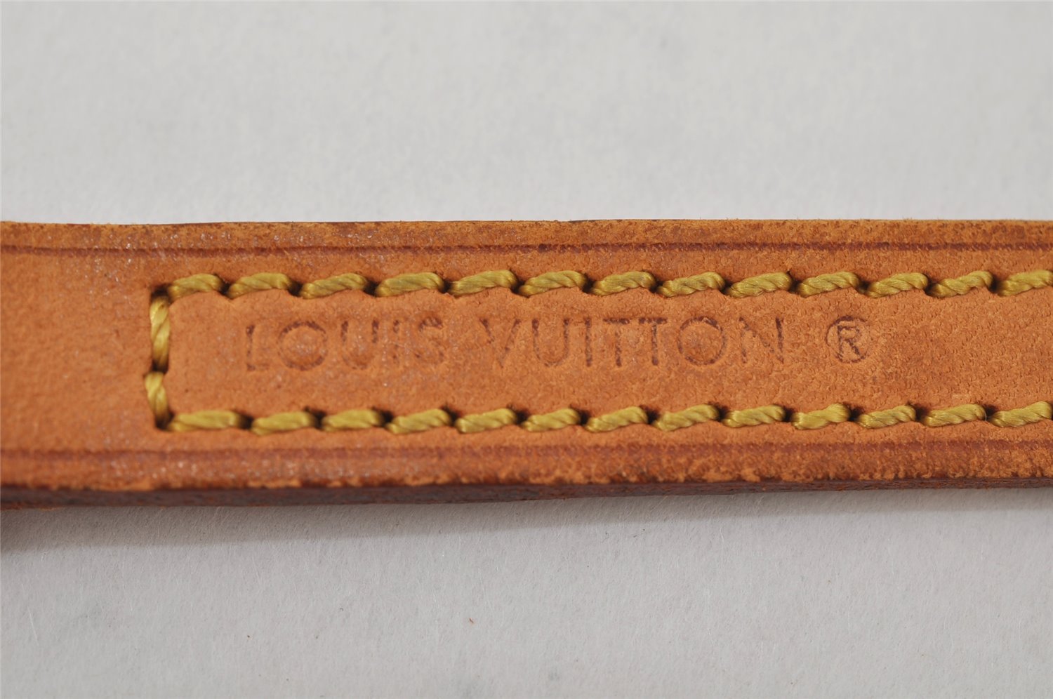 Authentic Louis Vuitton Leather Shoulder Strap Beige 47.8