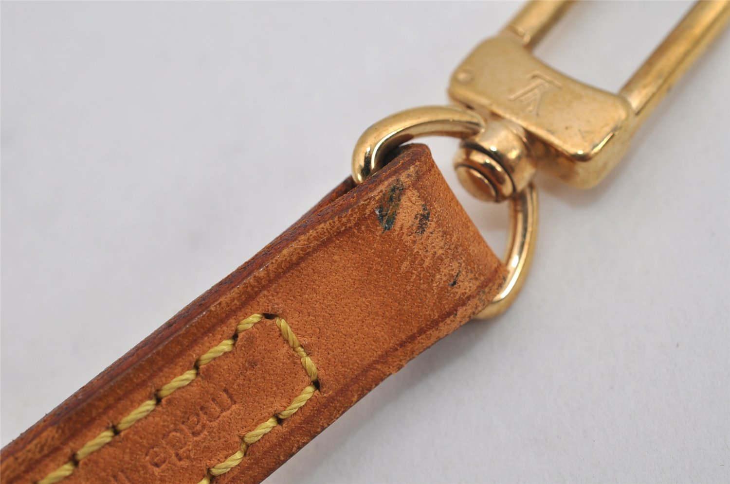 Authentic Louis Vuitton Leather Shoulder Strap Beige 47.8