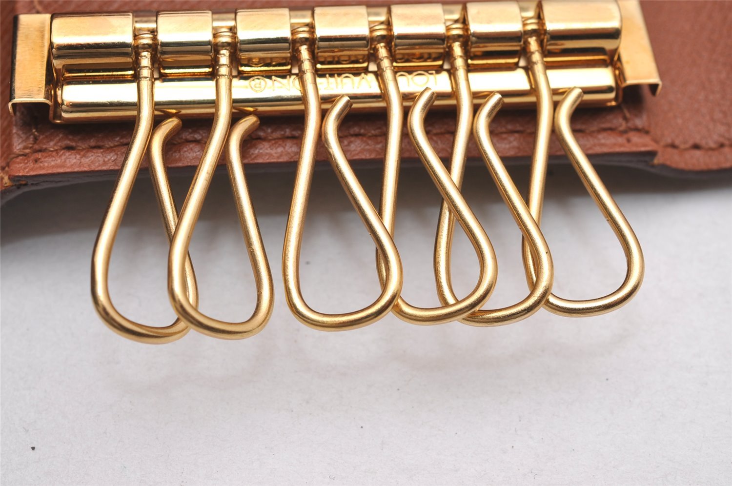 Authentic Louis Vuitton Monogram Multicles 6 Six Hooks Key Case M62630 LV 0039J