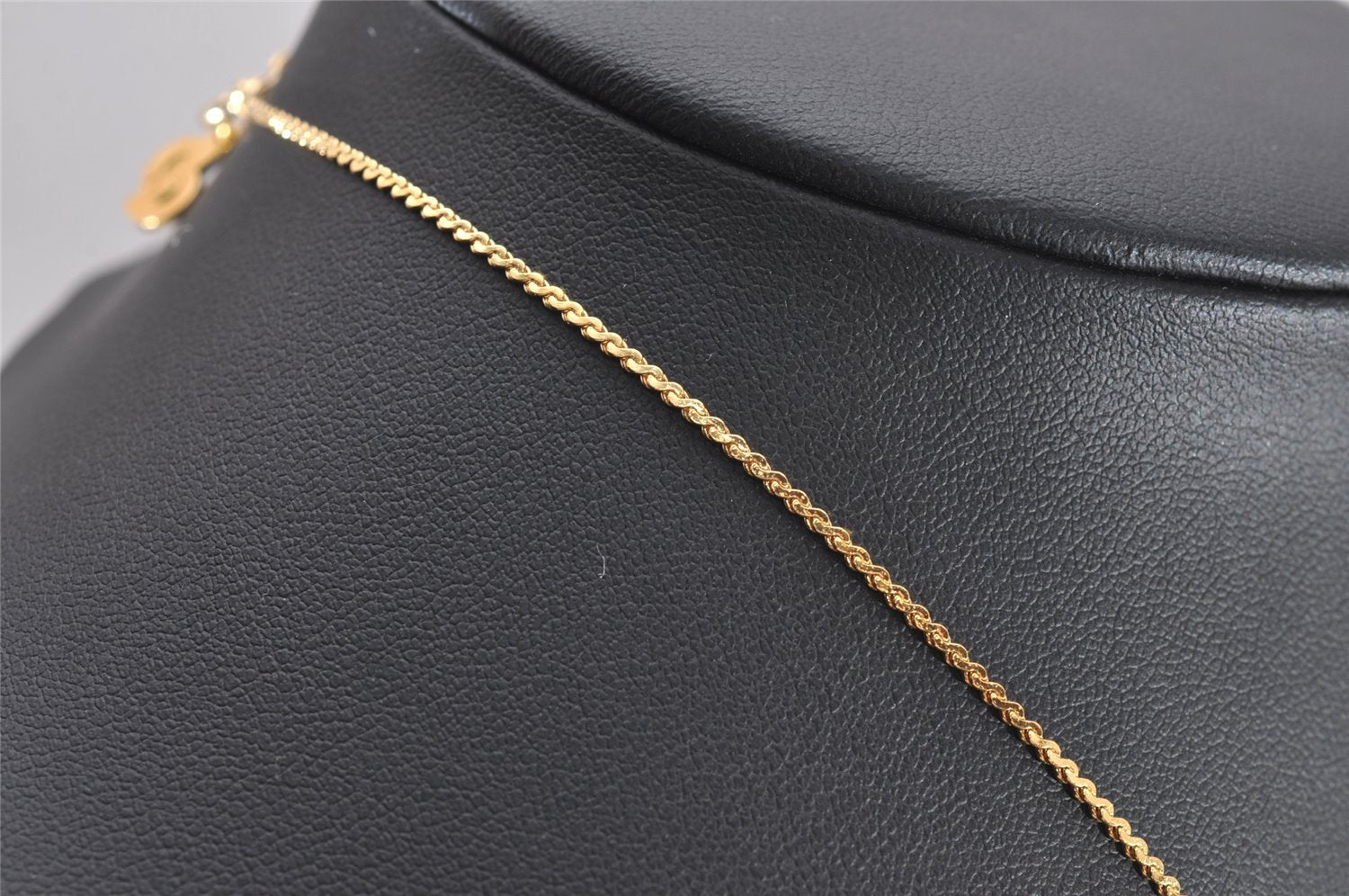 Authentic Christian Dior Gold Tone Chain Pendant Necklace CD 0042J