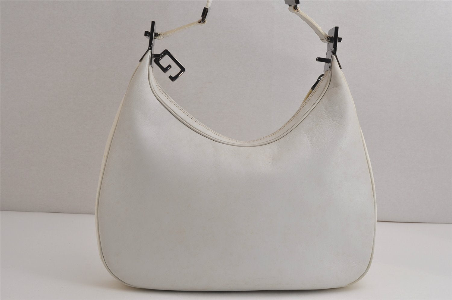 Authentic GUCCI Shoulder Cross Body Bag Purse Leather 0013315 White 0057K