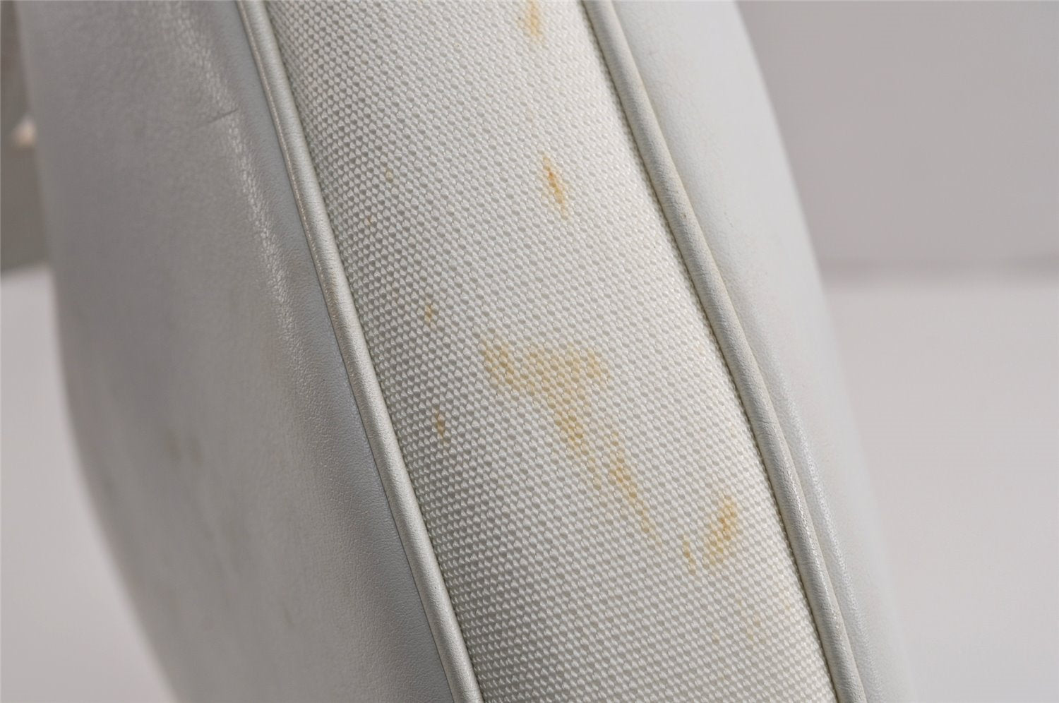 Authentic GUCCI Shoulder Cross Body Bag Purse Leather 0013315 White 0057K