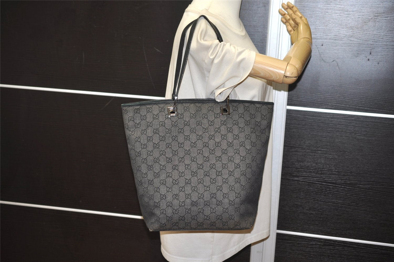 Authentic GUCCI Vintage Shoulder Tote Bag GG Canvas Leather 31243 Black 0058K