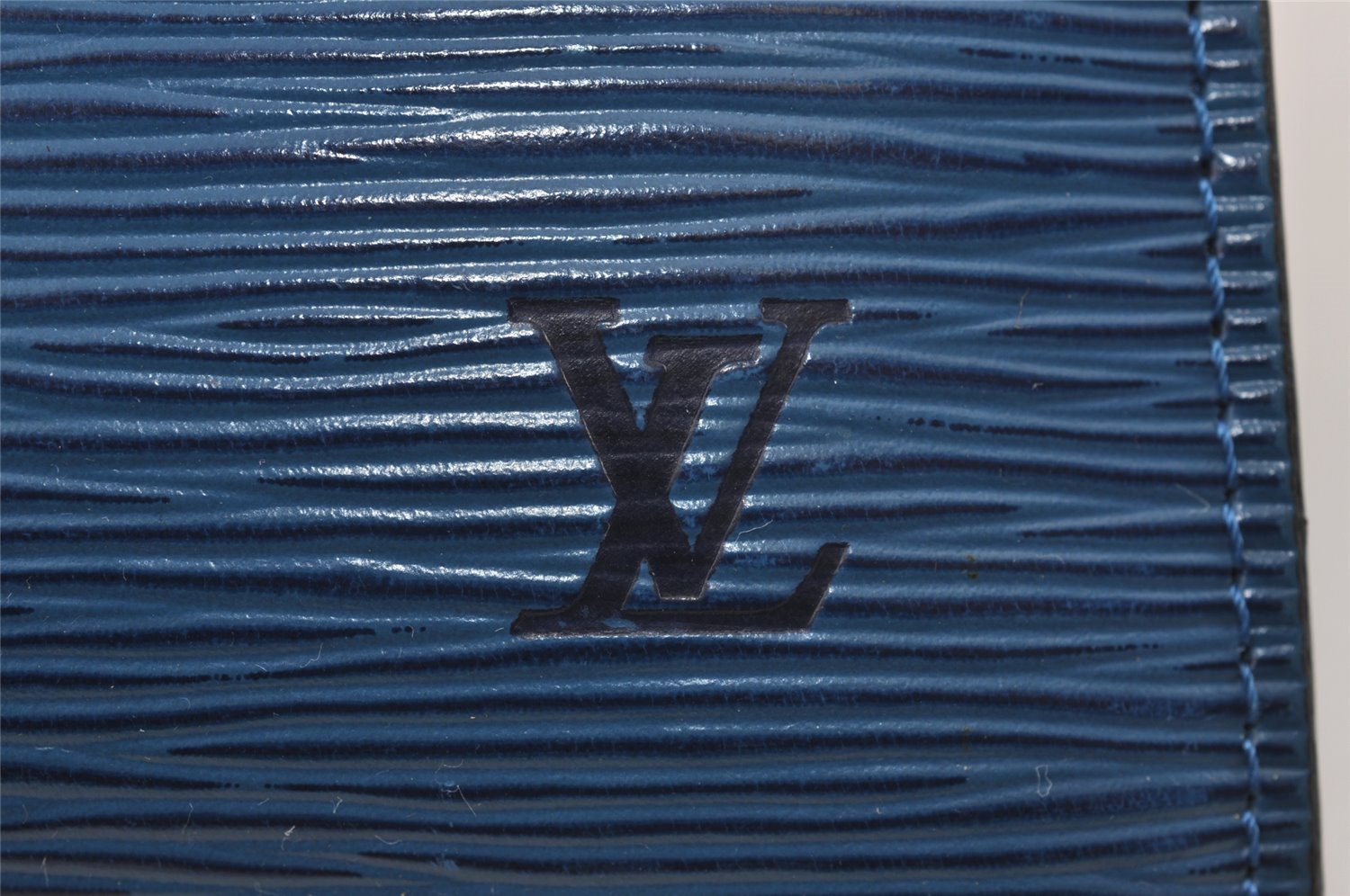 Authentic Louis Vuitton Epi Pochette Accessoires Pouch Blue M52945 LV 0066J