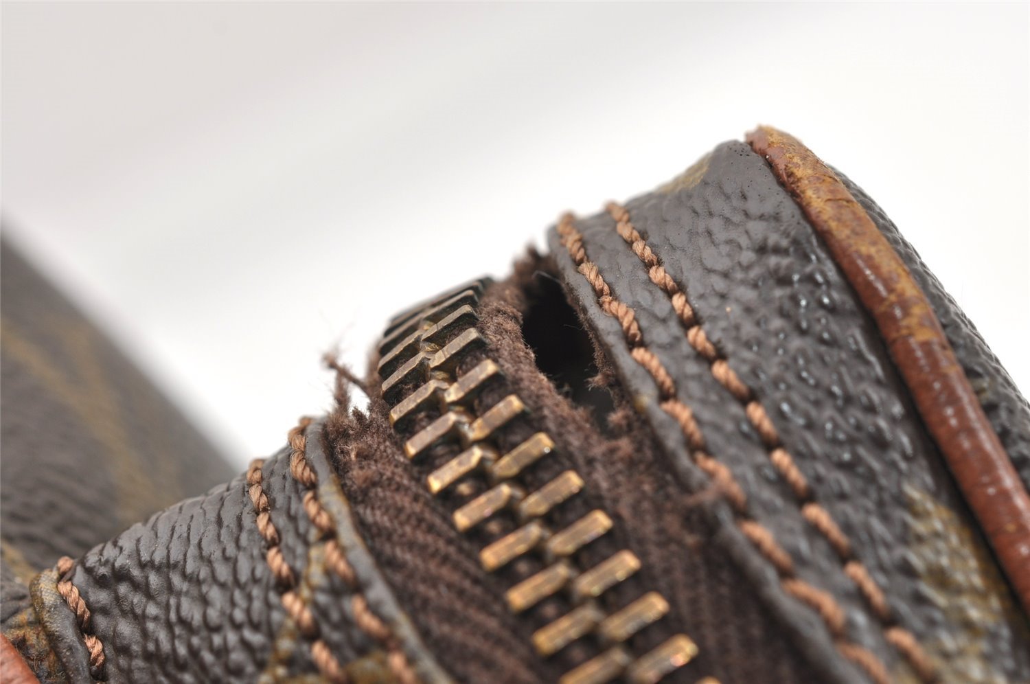 Authentic Louis Vuitton Monogram Amazone Shoulder Cross Body Bag Old Model 0067J