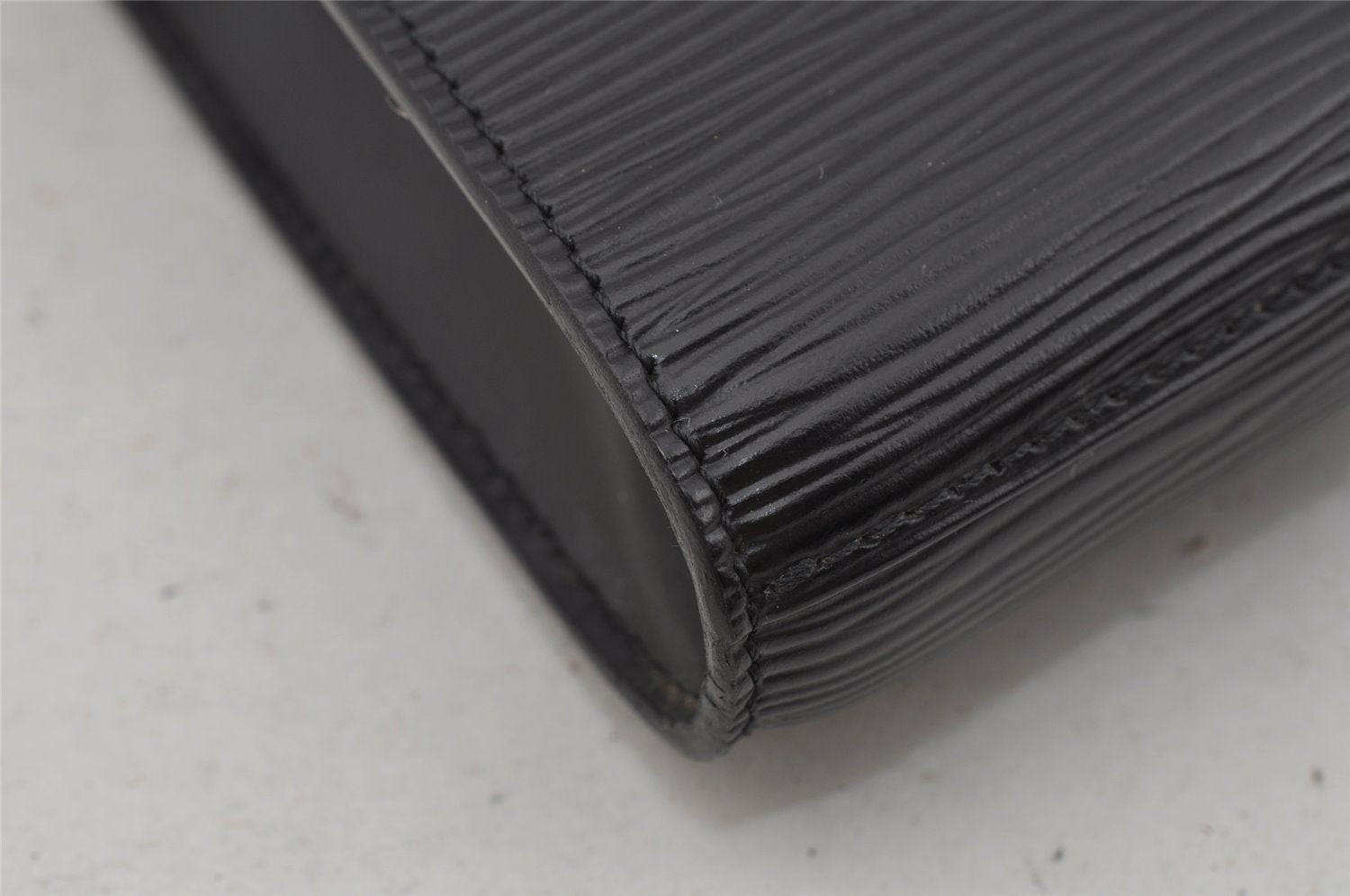 Authentic Louis Vuitton Epi Arts Deco Clutch Hand Bag Black M52632 LV 0069J