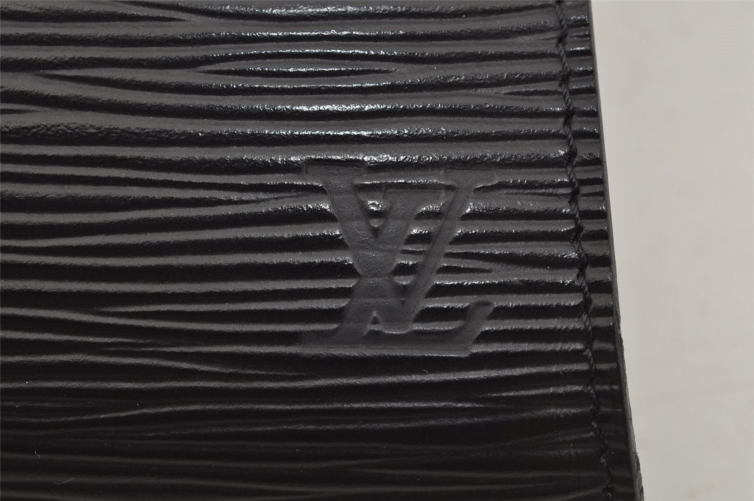 Authentic Louis Vuitton Epi Arts Deco Clutch Hand Bag Black M52632 LV 0069J