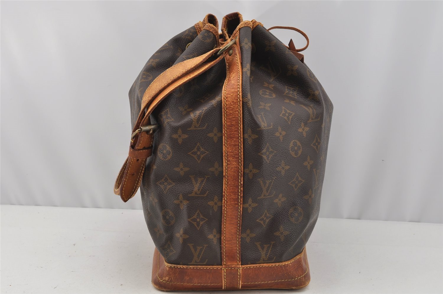 Authentic Louis Vuitton Monogram Noe Shoulder Drawstring Bag M42224 LV 0071J