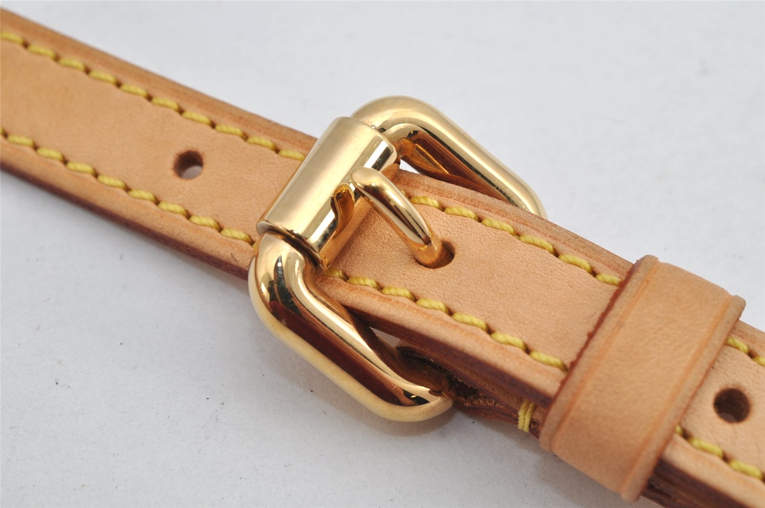 Authentic Louis Vuitton Vintage Leather Shoulder Strap Beige 28.2-32.8