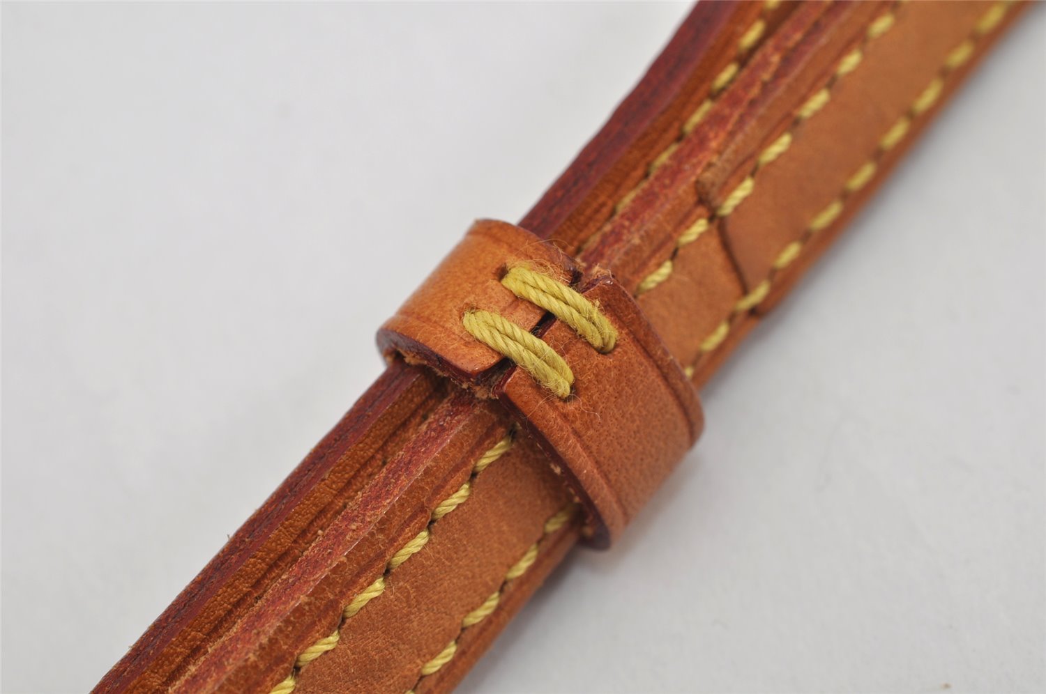 Authentic Louis Vuitton Leather Shoulder Strap Beige 40.6-47.6