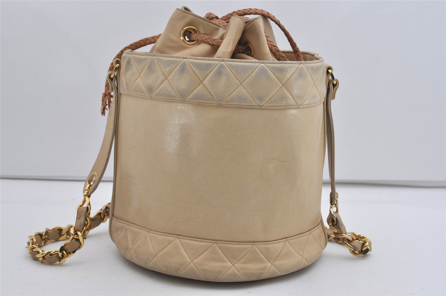 Authentic CHANEL Calf Skin Matelasse Chain Shoulder Cross Body Bag Beige 0097I