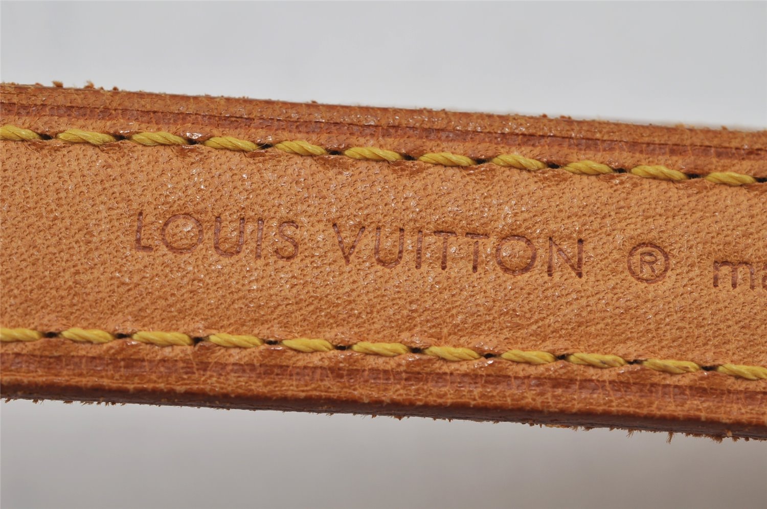Authentic Louis Vuitton Leather Shoulder Strap Beige 41.7-48.8