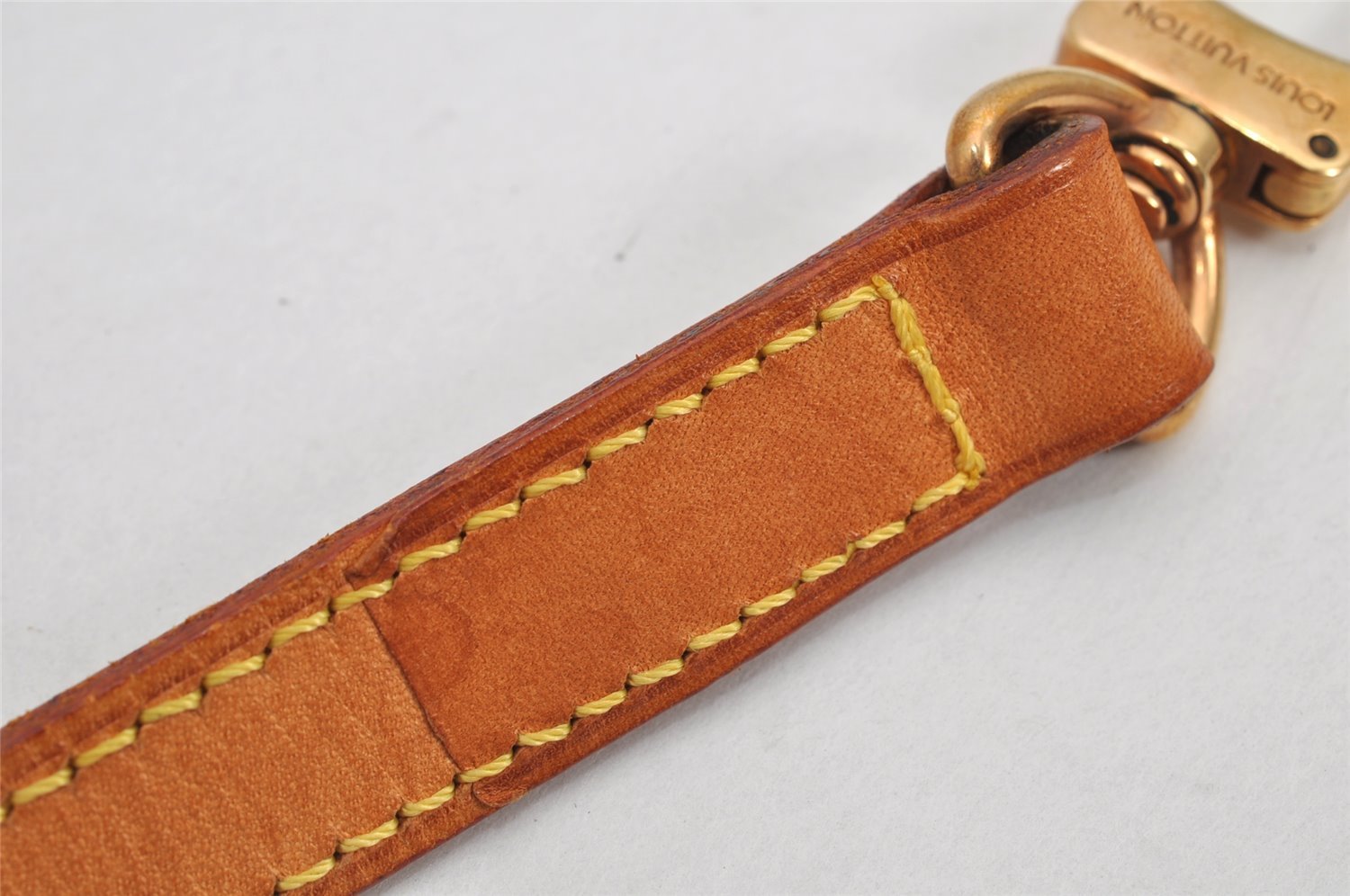 Authentic Louis Vuitton Leather Shoulder Strap Beige 38.2