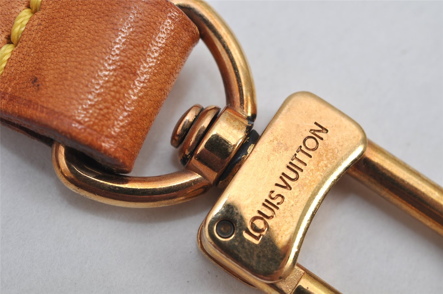 Authentic Louis Vuitton Leather Shoulder Strap Beige 38.2