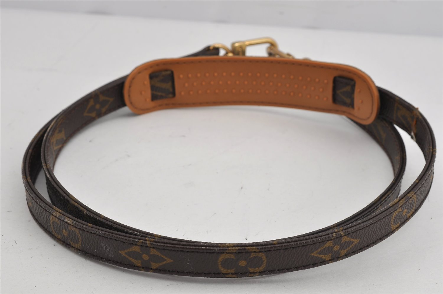 Authentic Louis Vuitton Vintage Monogram Shoulder Strap 46.2