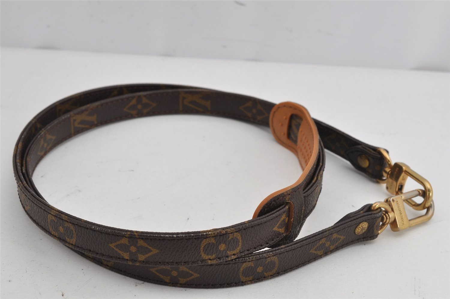 Authentic Louis Vuitton Vintage Monogram Shoulder Strap 46.2