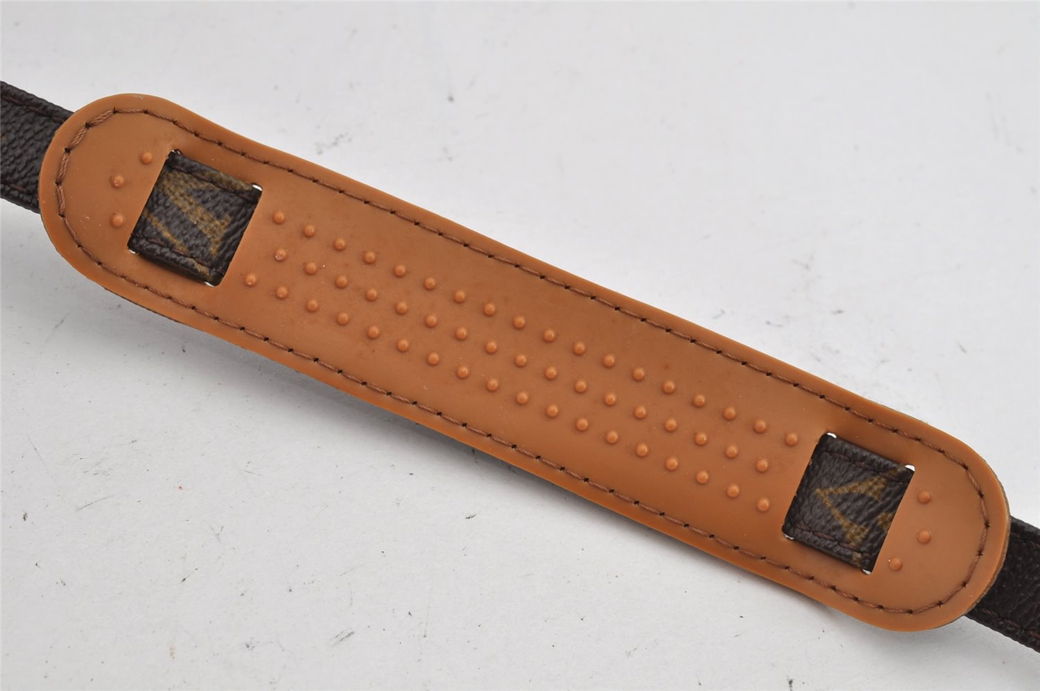 Authentic Louis Vuitton Vintage Monogram Shoulder Strap 46.2