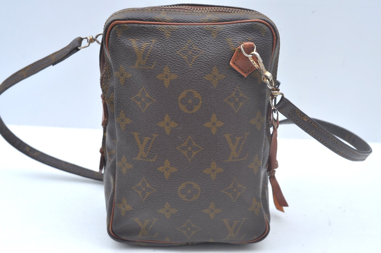 Authentic Louis Vuitton Monogram Amazone Shoulder Cross Body Bag Old Model 0106J