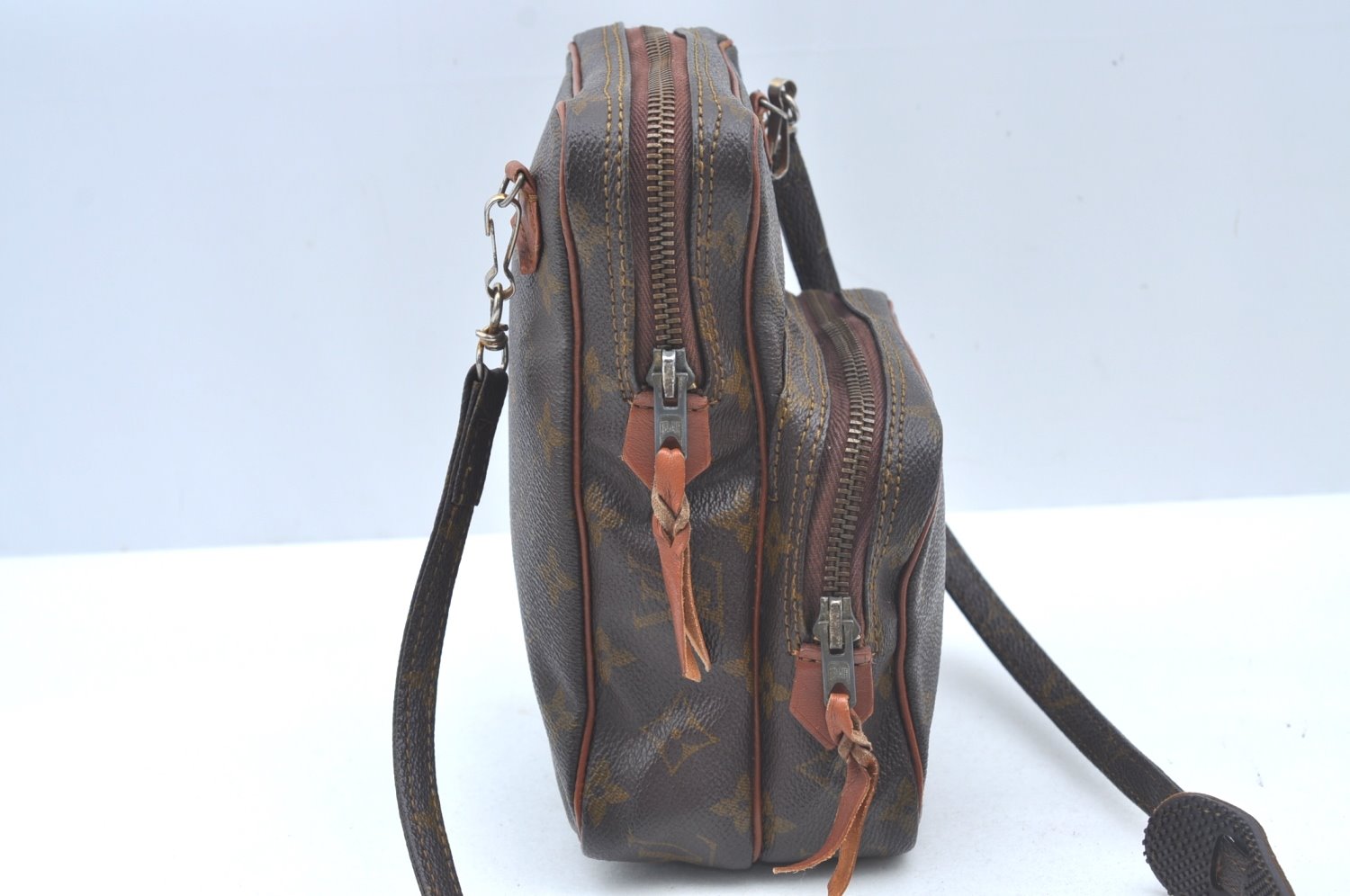 Authentic Louis Vuitton Monogram Amazone Shoulder Cross Body Bag Old Model 0106J