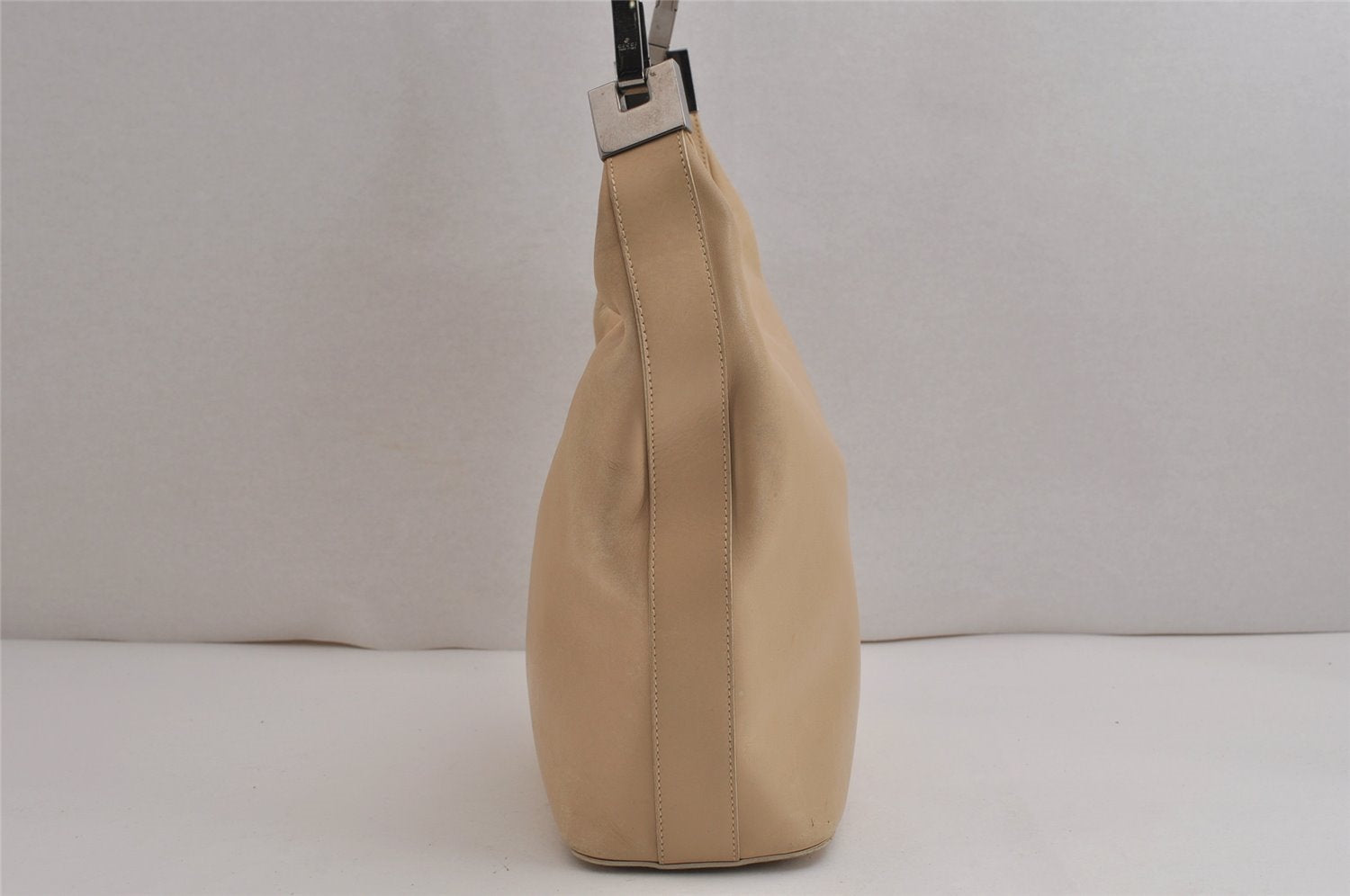 Authentic GUCCI Shoulder Hand Bag Purse Leather 0013814 White Cream  0109K