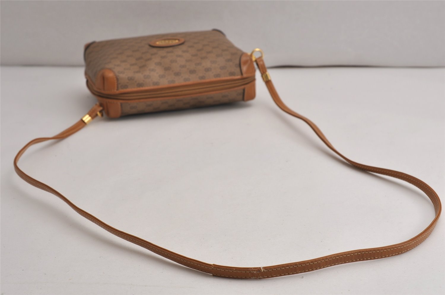 Authentic GUCCI Micro GG PVC Leather Shoulder Cross Bag Purse Brown Junk 0110K