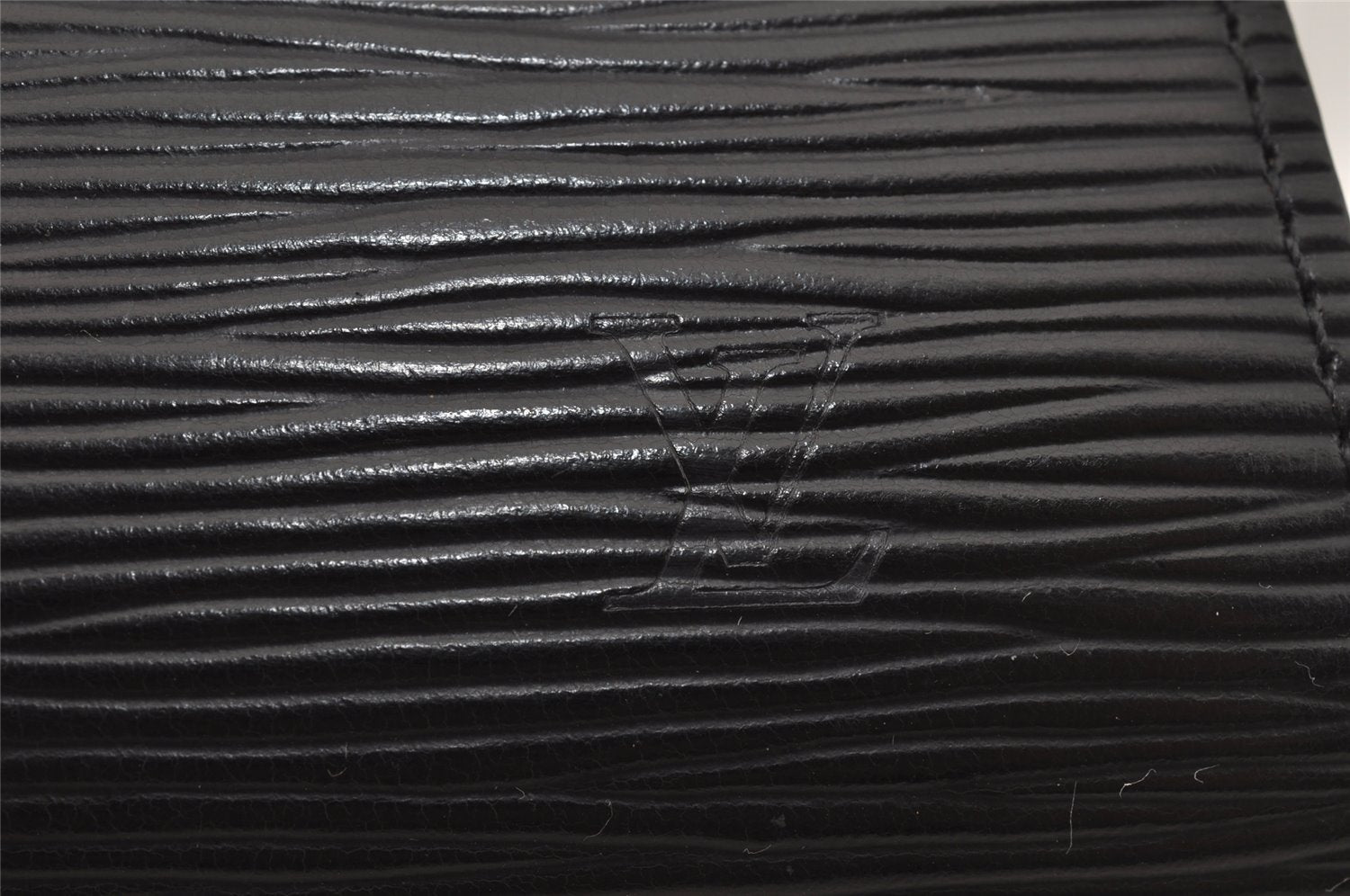 Authentic Louis Vuitton Epi Dauphine Cosmetic Pouch Black M48442 LV 0111J