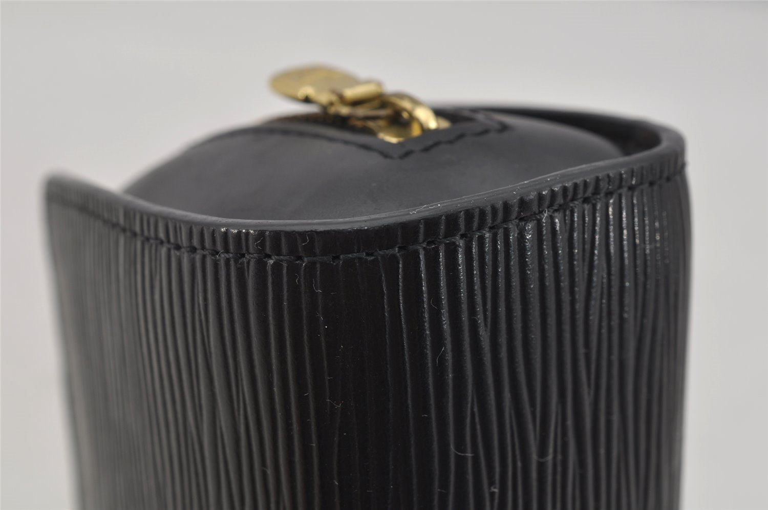 Authentic Louis Vuitton Epi Dauphine Cosmetic Pouch Black M48442 LV 0111J