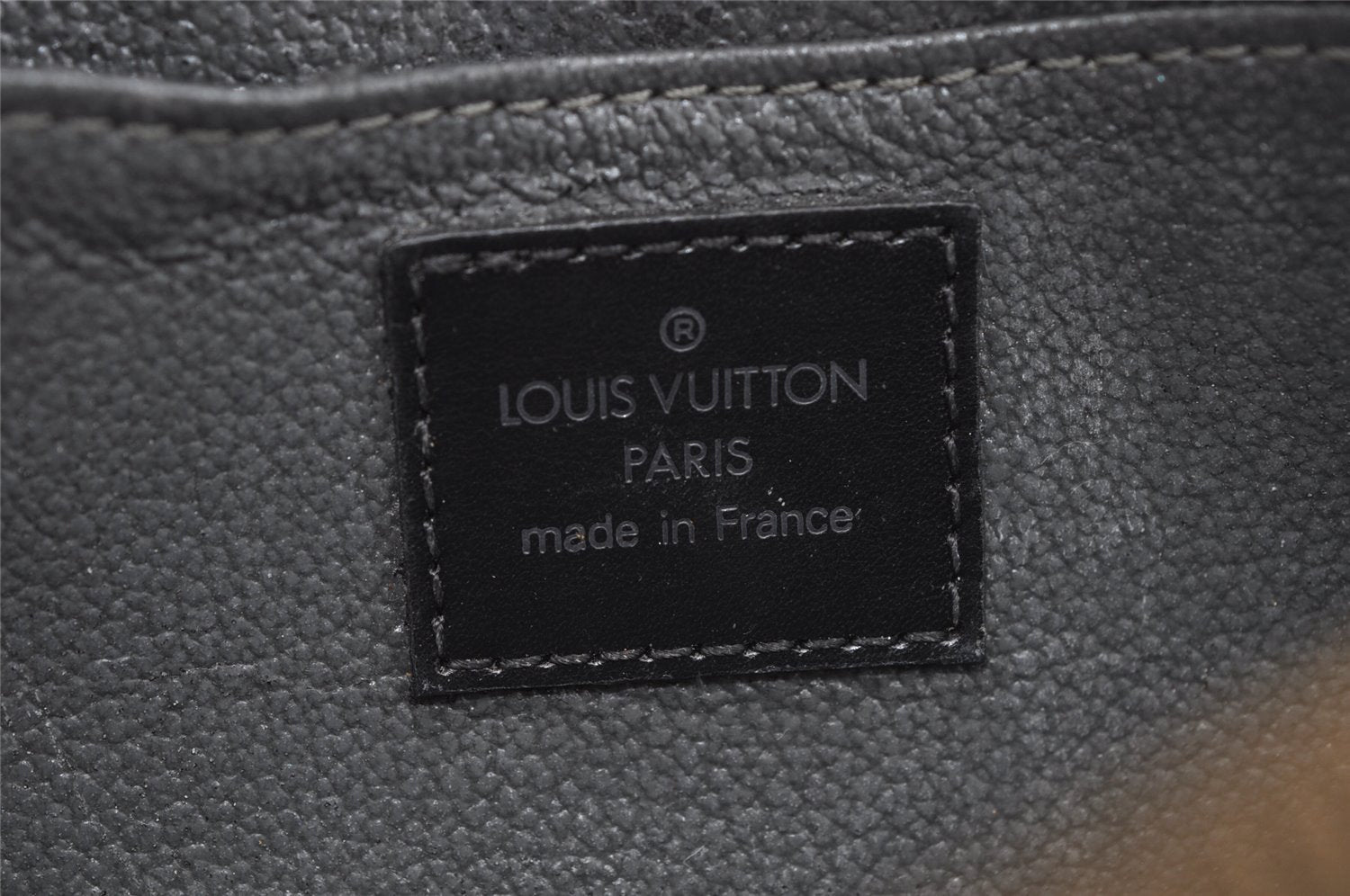 Authentic Louis Vuitton Epi Dauphine Cosmetic Pouch Black M48442 LV 0111J