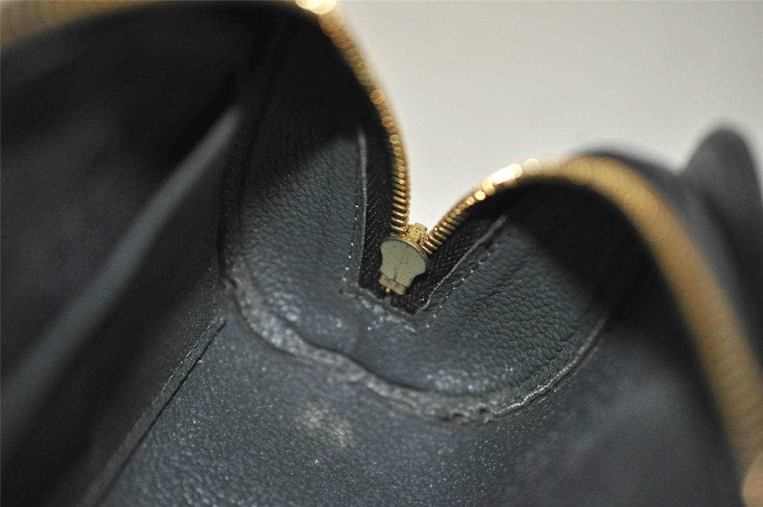 Authentic Louis Vuitton Epi Dauphine Cosmetic Pouch Black M48442 LV 0111J