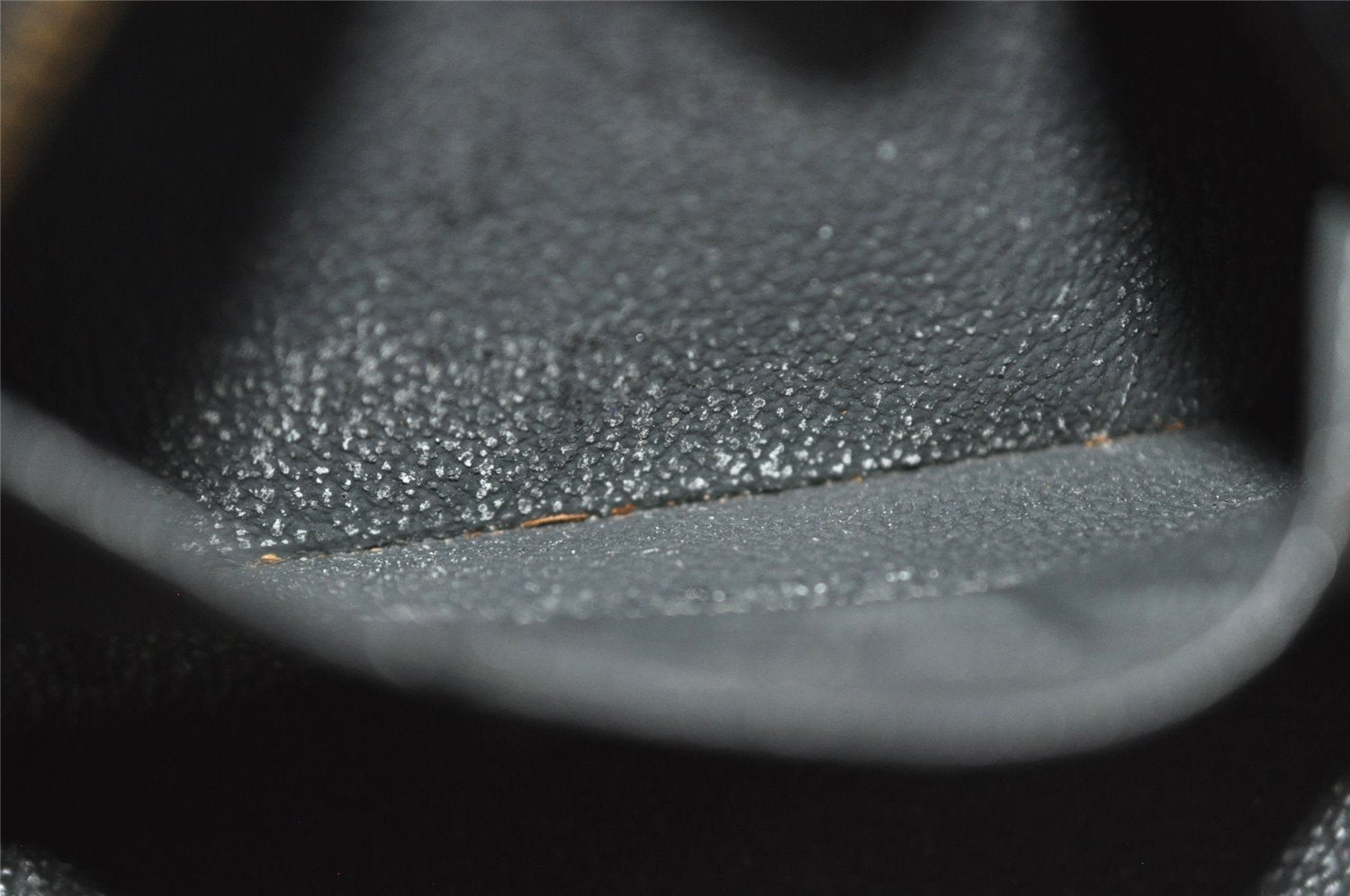 Authentic Louis Vuitton Epi Dauphine Cosmetic Pouch Black M48442 LV 0111J